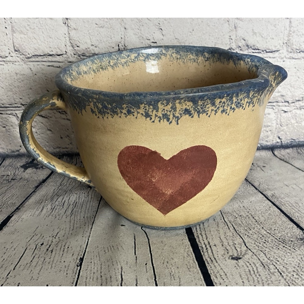 VTG  Blue Sponge Ware Red Heart‎ Pottery Bowl 8 5/8" X 5"